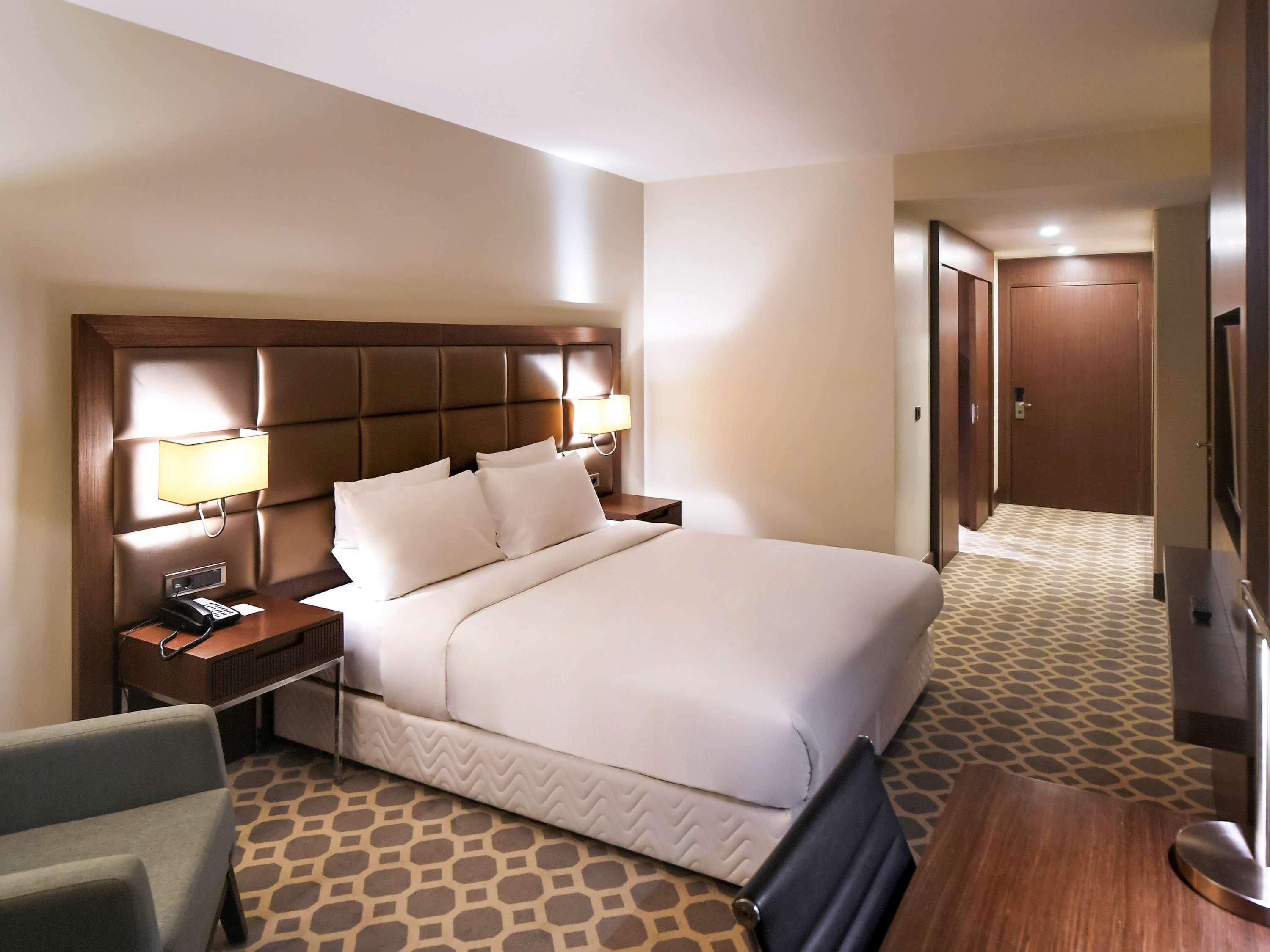 Mercure Istanbul West Hotel & Convention Center Exterior photo