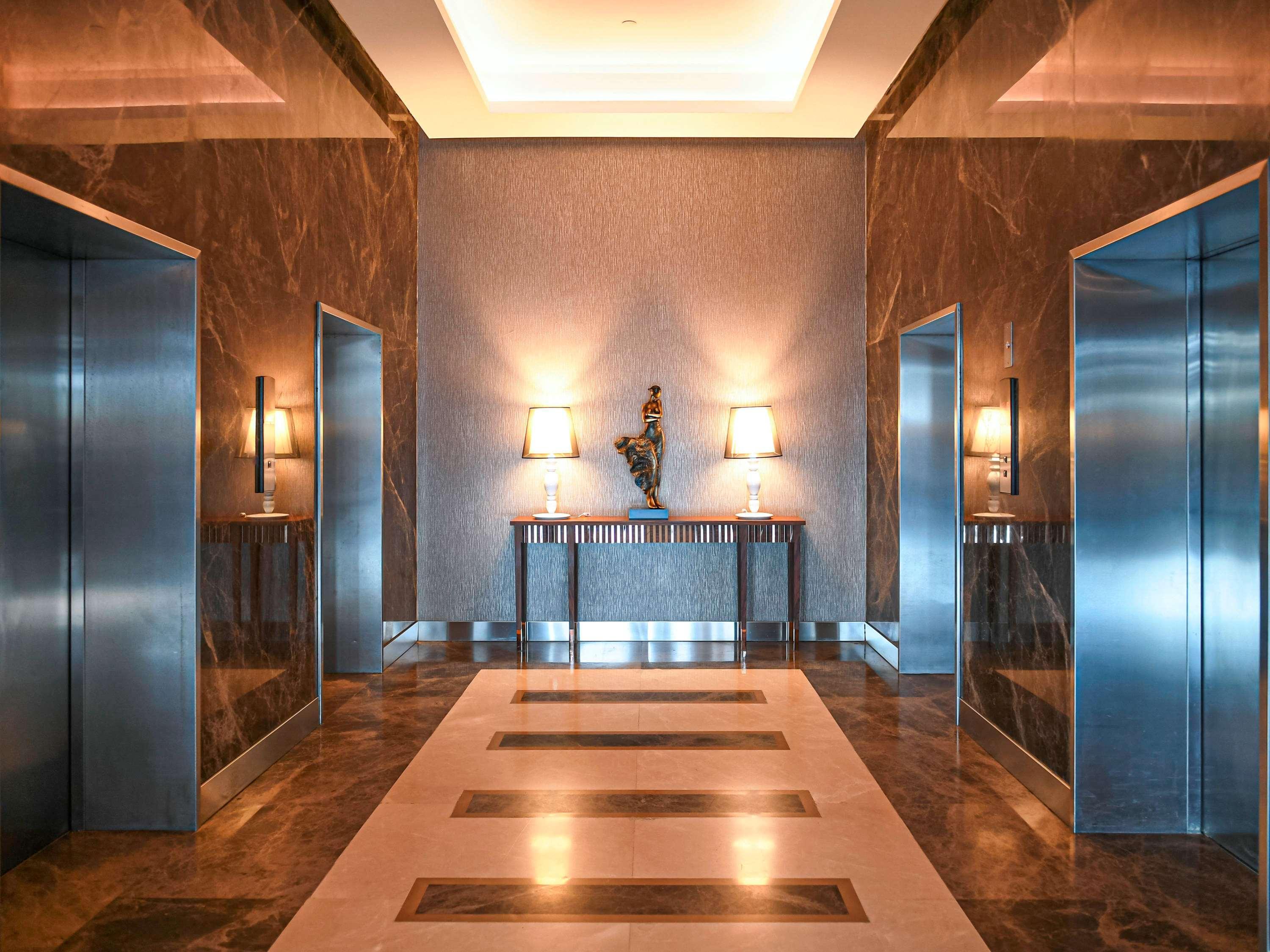 Mercure Istanbul West Hotel & Convention Center Exterior photo
